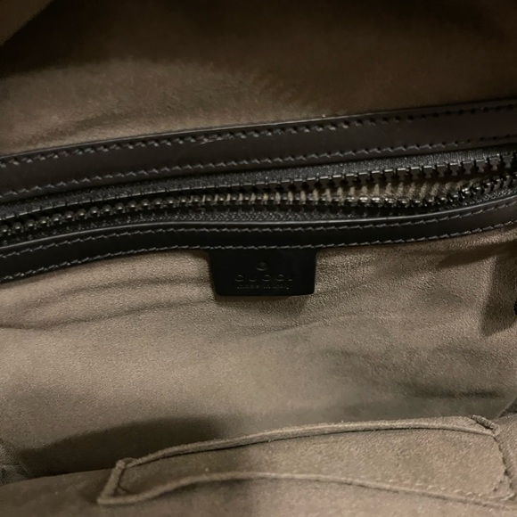 Gucci backpack wearing for couple time very beautiful and very good condition - Picture 6 of 8